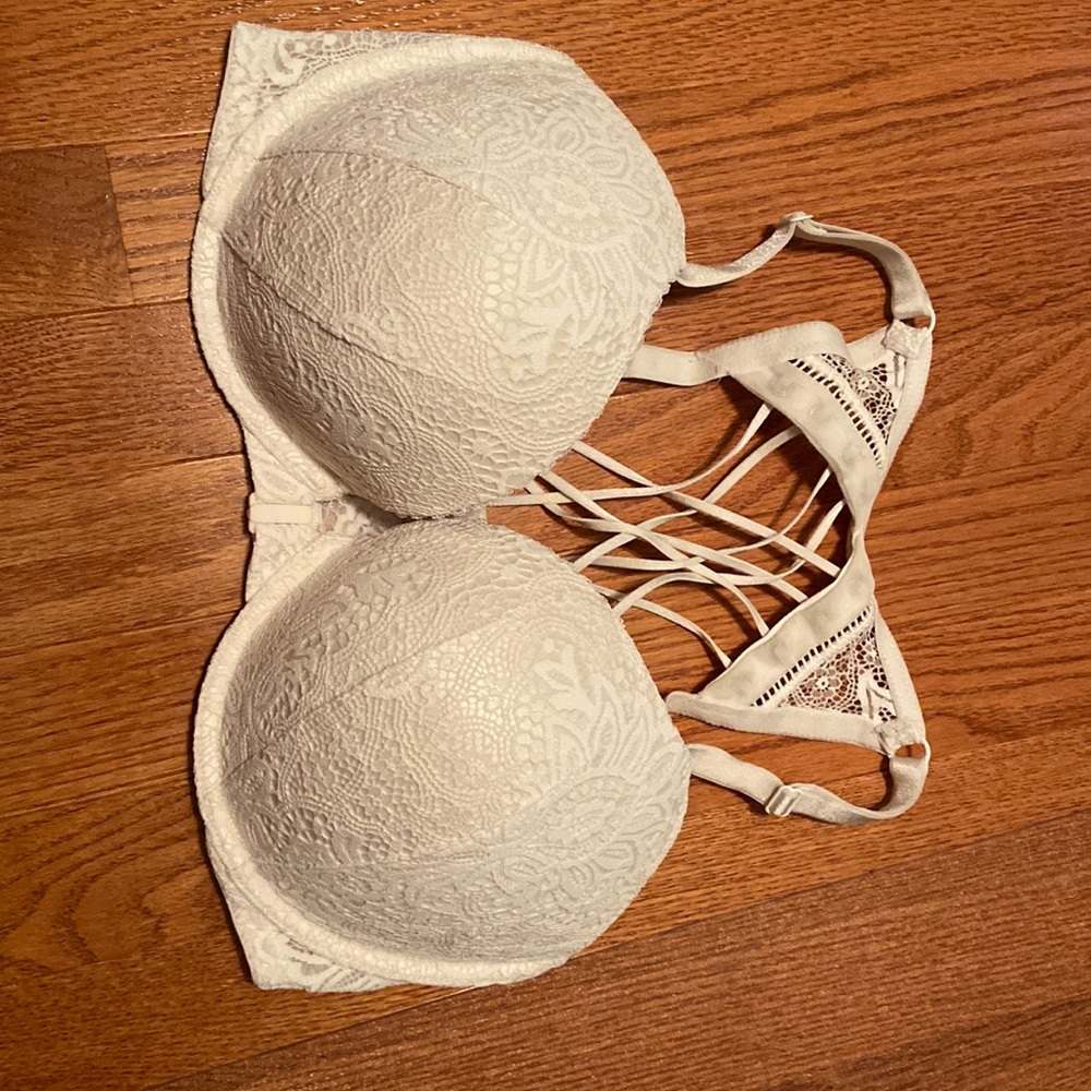 36DD White VS Lace Bra